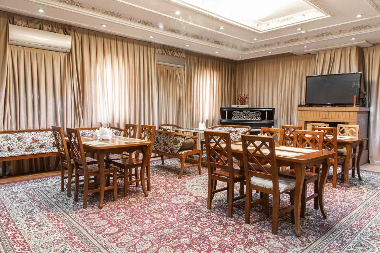 Hotel Nur M Taškent Exteriér fotografie